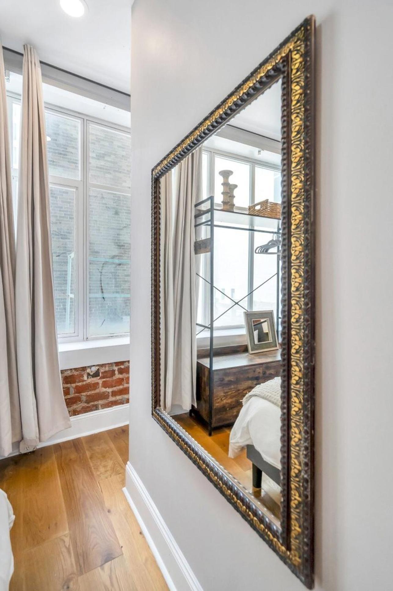 Historic 2br Condo, Walk To Fq & Dining Spots Holiday home